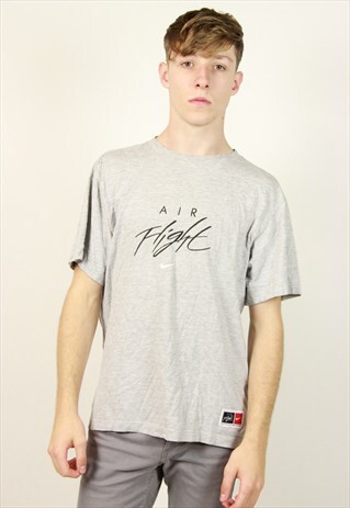 VINTAGE NIKE TSHIRT