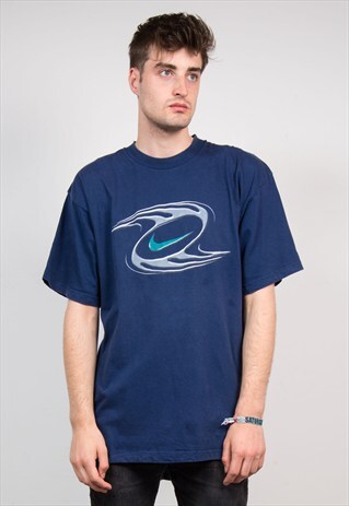 VINTAGE 90'S NAVY BLUE NIKE T-SHIRT