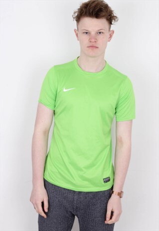 VINTAGE NIKE T SHIRT BTN38