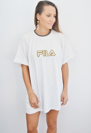 90S FILA VINTAGE EMBROIDERED LOGO TEE/ T-SHIRT