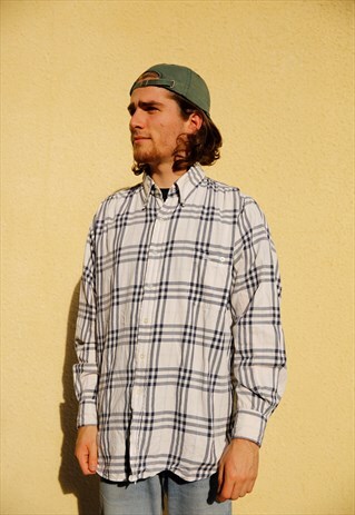 VINTAGE EARLY 00S BURBERRY LONDON NOVA CHECK SHIRT WHITE