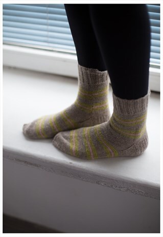 BROWN STRIPED HANDMADE KNITTED WOOL SOCKS