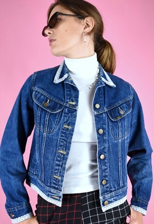 VINTAGE 90S DENIM JACKET IN BLUE WITH WHITE LACE TRIM EDGE