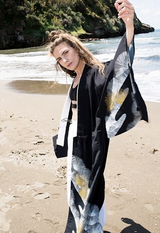 VINTAGE 70S JAPANESE KIMONO BLACK GOLD SILVER