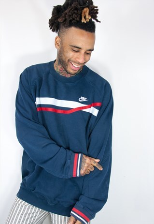 EMBROIDED NIKE SWEATSHIRT
