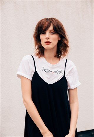 EMBROIDERED SHARK BAIT WHITE TEE