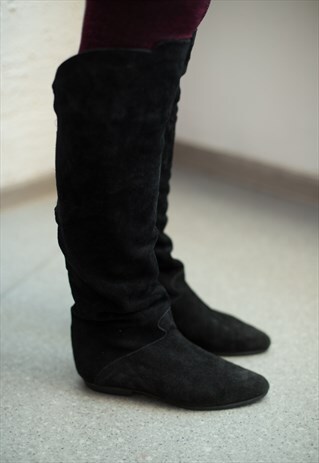 VINTAGE 80'S FLAT BLACK SUEDE BOOTS