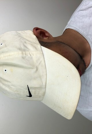 VINTAGE WHITE NIKE CAP