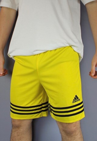 VINTAGE ADIDAS SHORTS IN GOLD/YELLOW WITH EMBROIDERED LOGO A