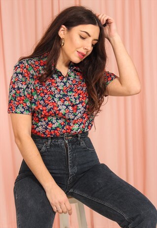 VINTAGE 70S SHORT SLEEVE BLOUSE IN FLORAL PRINT