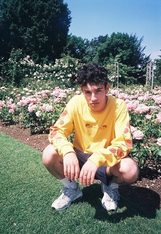 GOLD LONG SLEEVED T-SHIRT WITH ROSE FLORAL DESIGN