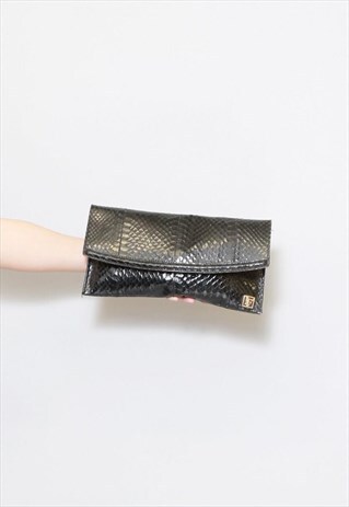 VINTAGE 1970'S BLACK LEATHER FAUX SNAKE CLUTCH BAG