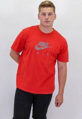 VINTAGE NIKE T-SHIRT