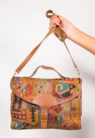 90'S VINTAGE AZTEC PATTERN LEATHER STRAP SHOULDER BAG