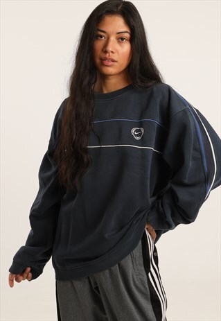 VINTAGE NIKE EMBROIDERED LOGO SWEATSHIRT