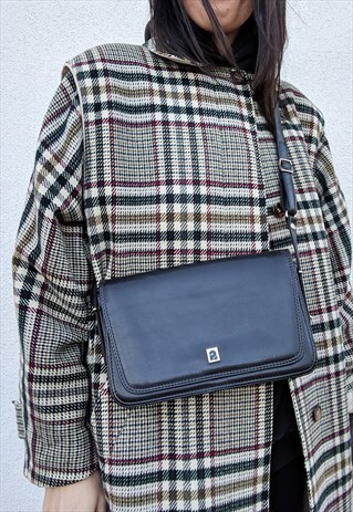 VINTAGE BLACK SHOULDER BAG