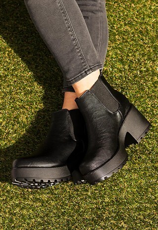 HELIXA CLEATED SOLE PLATFORM CHELSEA ANKLE BOOTS - BLACK