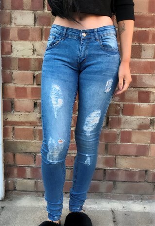 RIPPED SKINNY JEANS