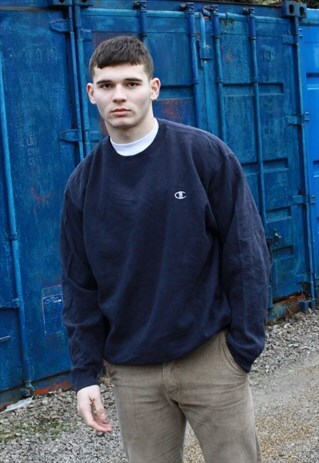 VINTAGE NAVY CHAMPION SWEATSHIRT
