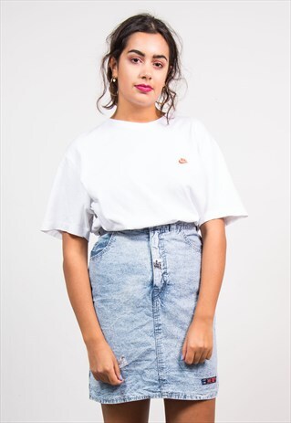 VINTAGE 90'S WHITE NIKE T-SHIRT