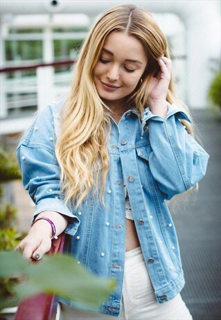 EMBELLISHMENT DISTRESSED DENIM JACKET