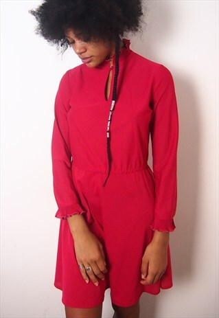 RED DRESS WITH FRILL COLLAR