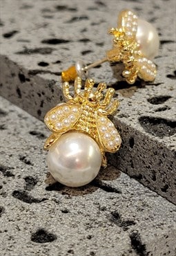 Honey Bee Faux Pearl Earrings in Gold color