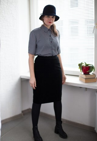 VINTAGE 80'S HIGH WAISTED BLACK VELVET MIDI SKIRT