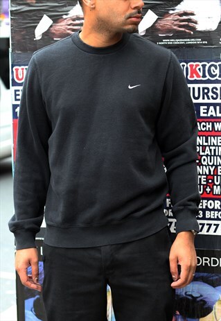 VINTAGE NIKE BLACK LOGO SWEATSHIRT