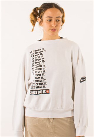 VINTAGE 90S WHITE NIKE SWEATSHIRT