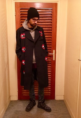 TOOTHLESS MOUTH TRENCH COAT