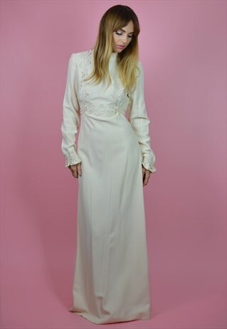 VINTAGE 1970S ELEGANT PEACH EMBROIDERED WEDDING DRESS
