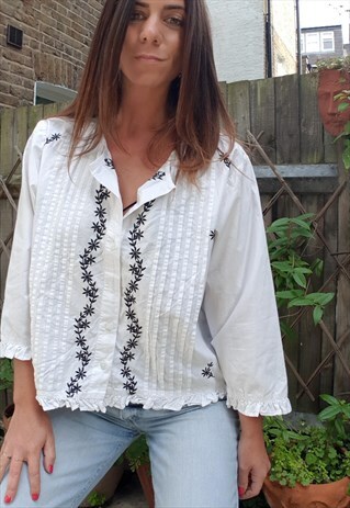 VINTAGE BOHO WHITE EMBROIDERED BLOUSE