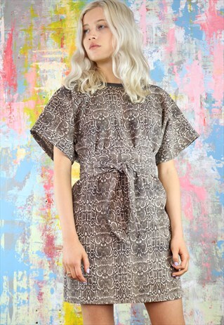 RELAX FIT DRESS IN SOFT SNAKESKIN PRINT WITH KIMONO SLEEVES