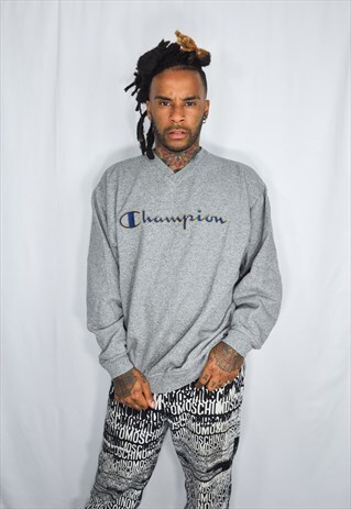 CHAMPION EMBROIDED VINTAGE JUMPER