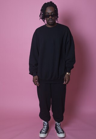 BLACK SWEATPANTS