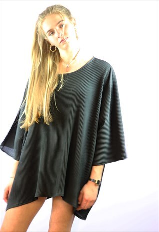 PRETTY PLEATS BIG TOP