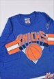 VINTAGE 90S NEW YORK KNICKS GRAPHIC PRINT T-SHIRT IN BLUE