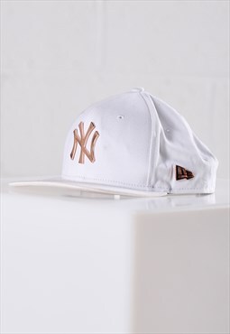 Vintage New Era Yankees Cap in White MLB Summer Snapback Hat