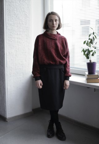 VINTAGE 80'S RED/BLACK PATTERNED JUMPER