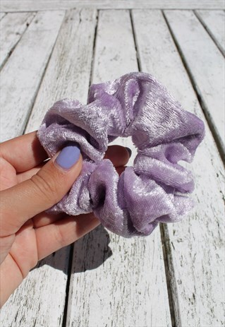 LILAC VELVET SCRUNCHIE