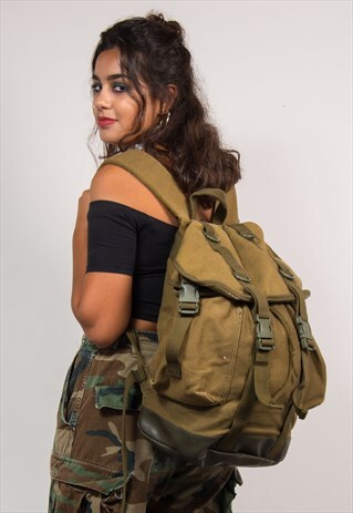 90'S VINTAGE KHAKI GREEN CANVAS ARMY GRUNGE BACKPACK