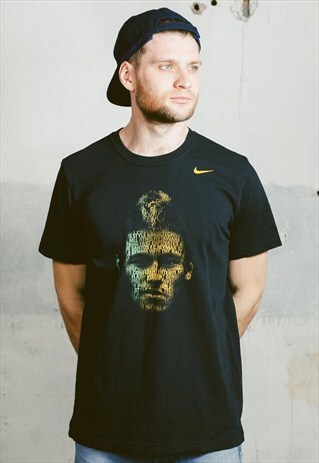 VINTAGE NIKE T-SHIRT