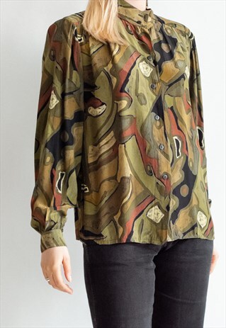 VINTAGE 80S ROUNDNECK MULTICOLOR ABSTRACT SHIRT IN GREEN