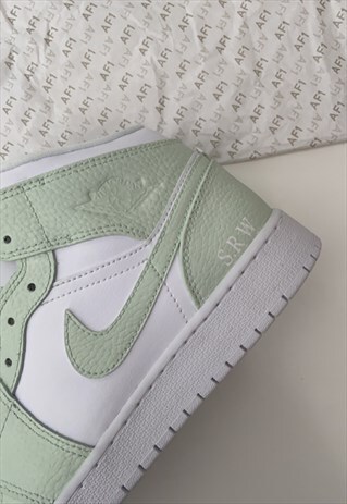 CUSTOM SHOES WITH LETTER