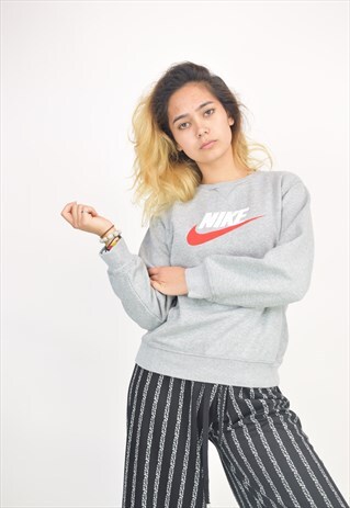 VINTAGE 90'S NIKE SWEATSHIRT