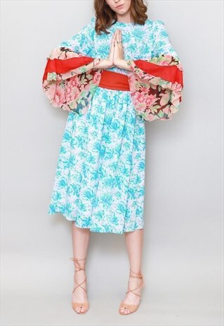 VINTAGE 1970'S BLUE FLORAL PRINT RUFFLED MIDI DRESS