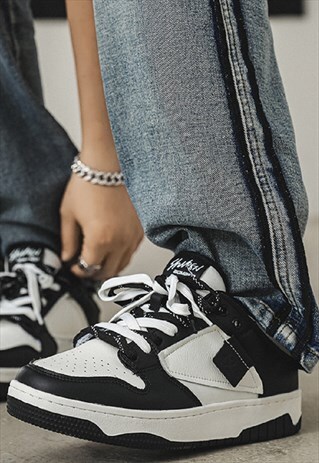 SKATE SNEAKERS LOW TOP CLASSIC TRAINERS IN WHITE BLACK
