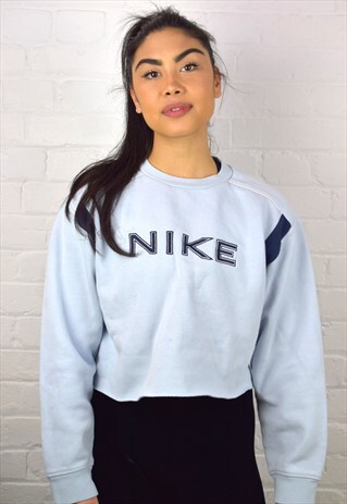 VINTAGE 90'S NIKE CROPPED SWEATSHIRT