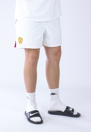 VINTAGE MENS UMBRO MANCHESTER UNITED LOGO SHORTS